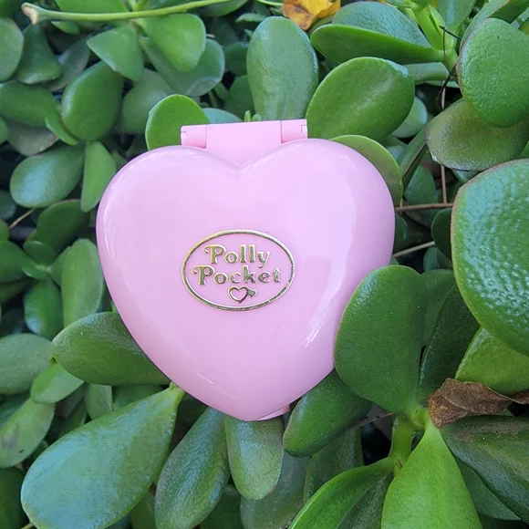 Vintage 90's Polly Pocket Heart-Shaped Pink House Garden Playset - Picture 5 of 7